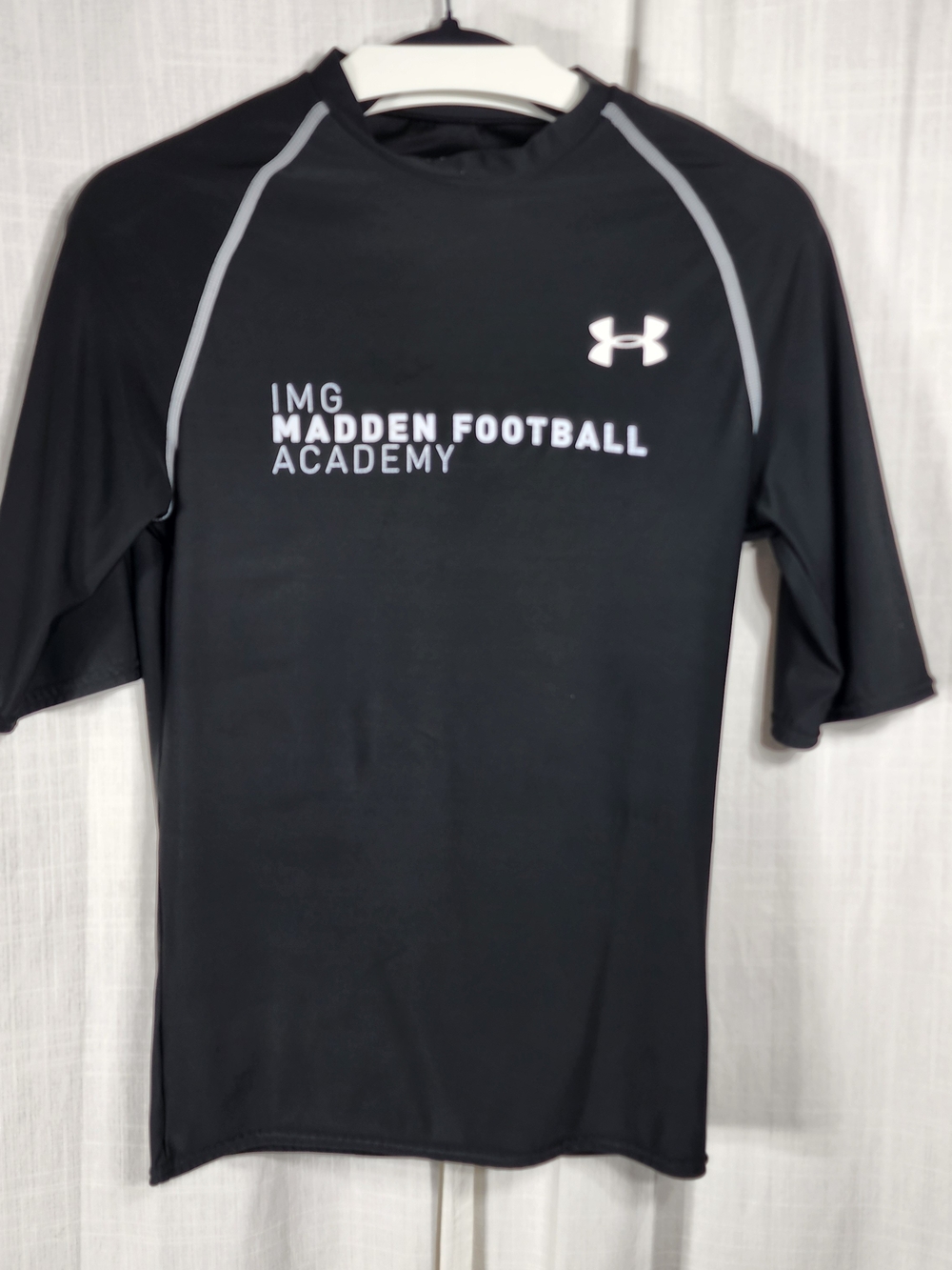 LG Black Under Armour HeatGear Top